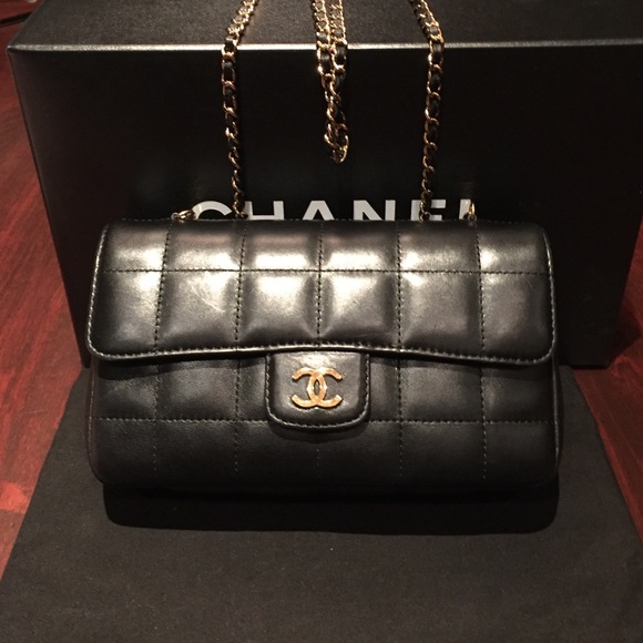 CHANEL SMALL CROSS BODY!!!