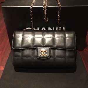 CHANEL SMALL CROSS BODY!!!