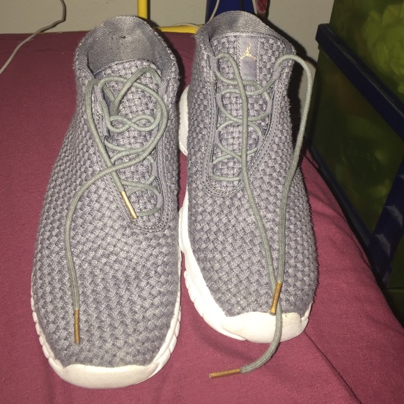 Wolf grey futures - Picture 2 of 4