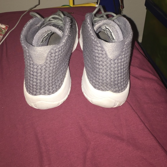 Wolf grey futures - Picture 3 of 4