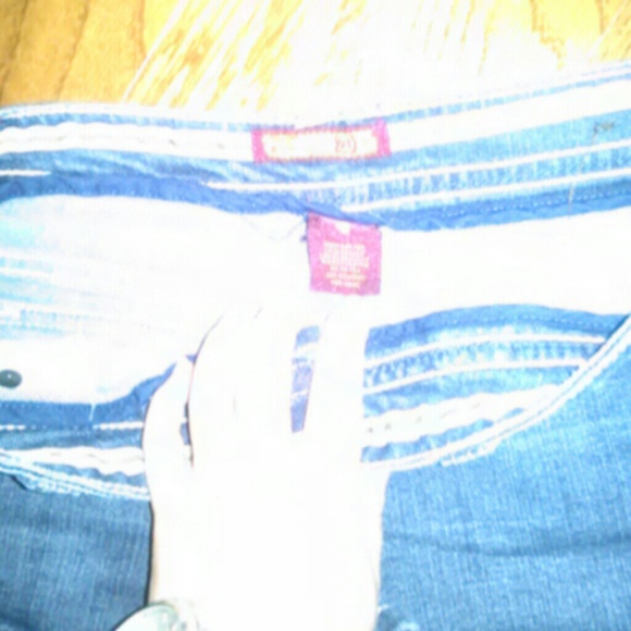 Blue jean shorts - Picture 2 of 3