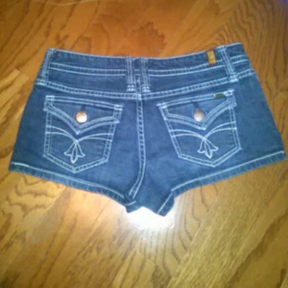 Blue jean shorts - Picture 3 of 3
