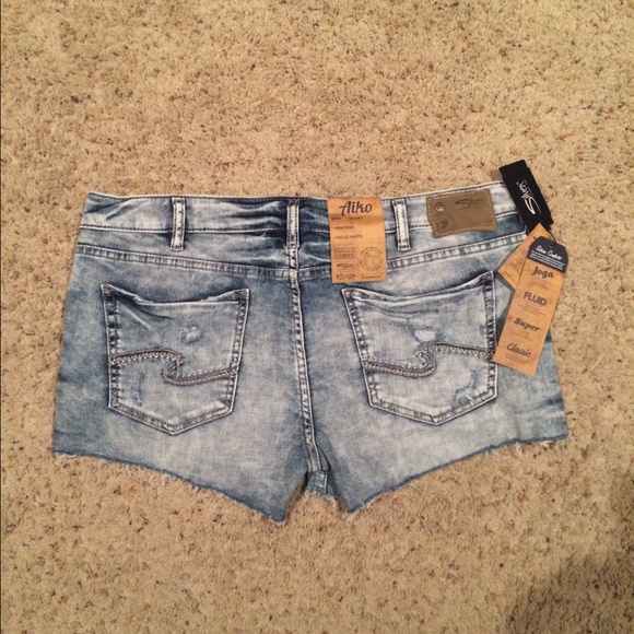 Aiko High Rise Shorts - Picture 2 of 3