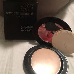 Smooth minerals pressed powder