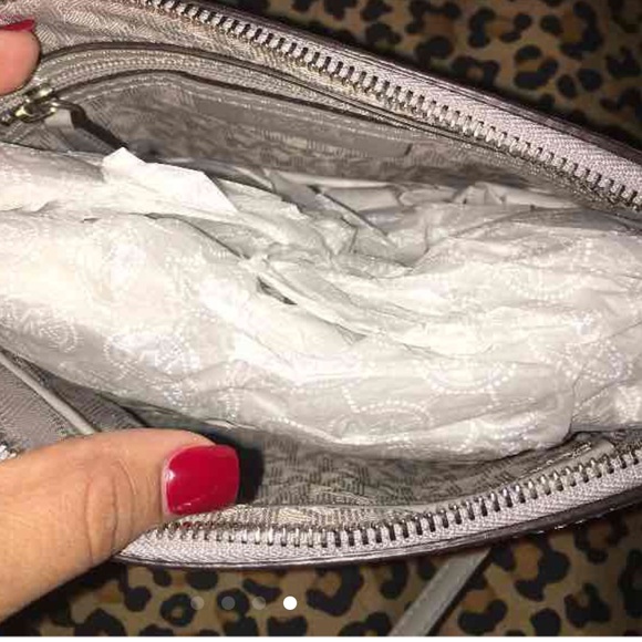 Micheal Kors - Picture 2 of 2