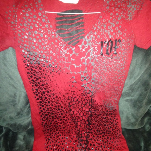 Red leopard printed top with sliced back!