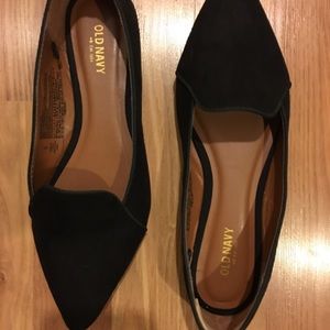 Pointy suede black flats