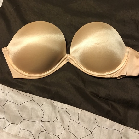 Nude 32DD Victoria secret strapless bra