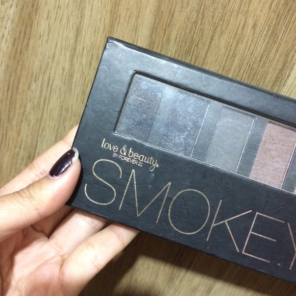 Love and beauty smokey palette - Picture 2 of 4