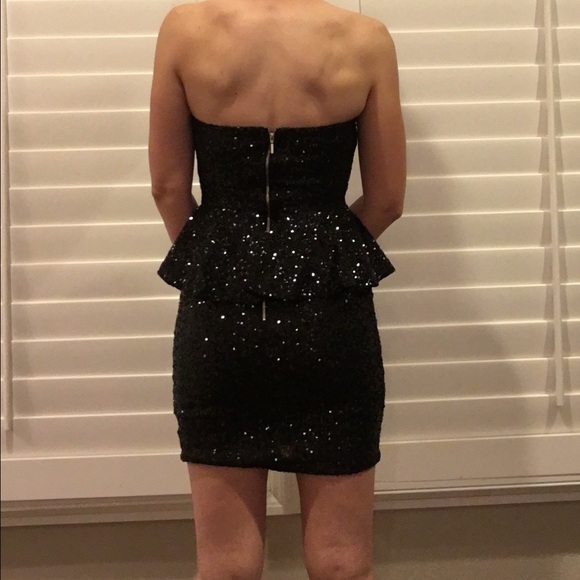 Sequined peplum strapless black dress - Picture 2 of 4