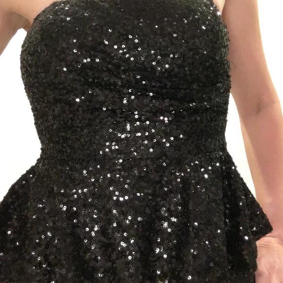 Sequined peplum strapless black dress - Picture 4 of 4