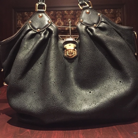 Louis vutton black leather mahina monogram bag!