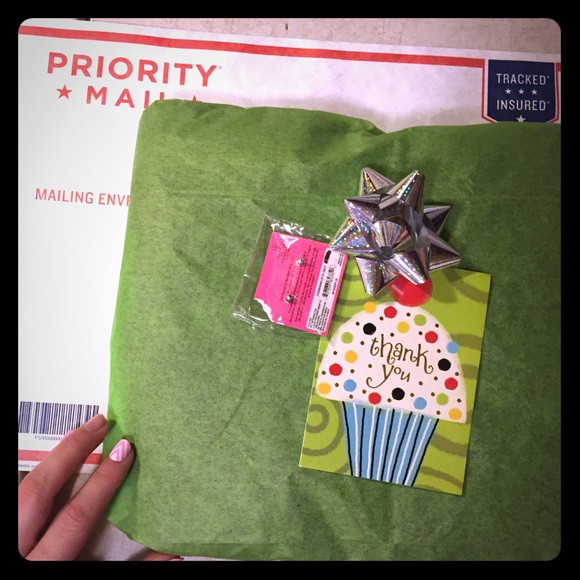 You're package is on its way!!!🎁🎁🎉🎉🛍🛍