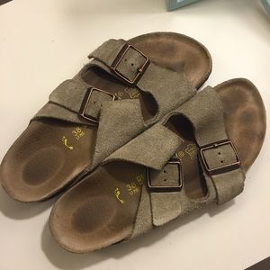 Suede tan Birkenstock Arizona Sandle