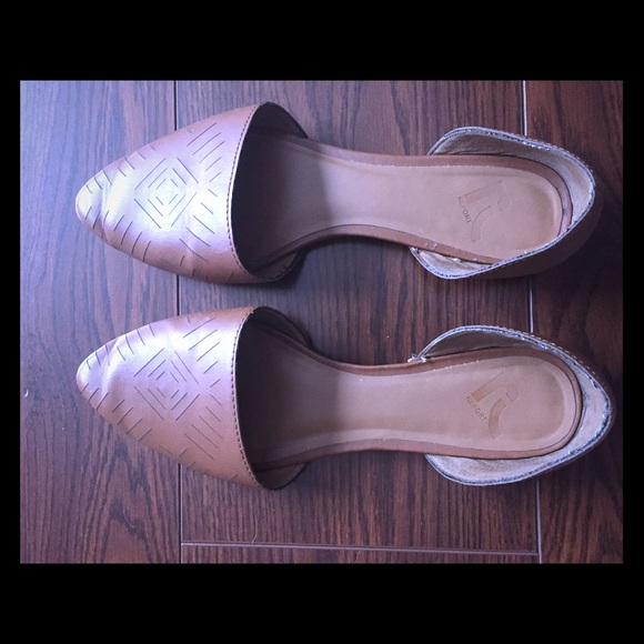 Reposh cognac pointed toe flats