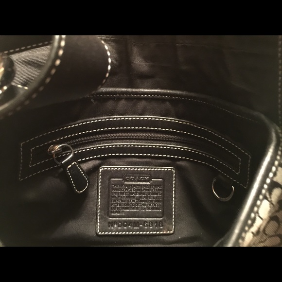 Signature Coach Bag - Picture 3 of 4