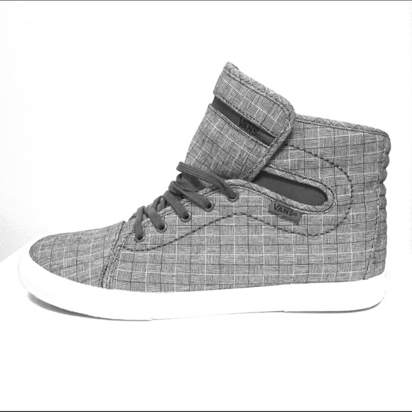 **VANS** HIGH TOPS •GRAY•