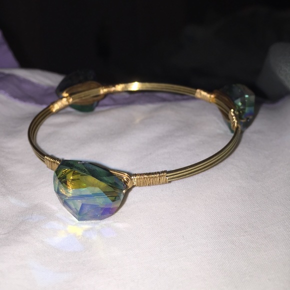 Stone wire bangle