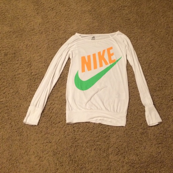 Nike pullover - Picture 2 of 3