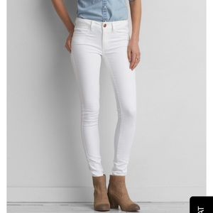 🎉 American Eagle Outfitters White Jeggings
