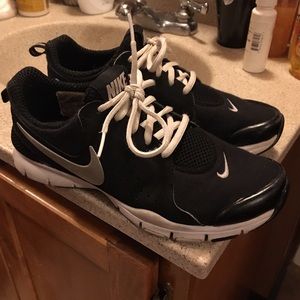 Black nike shoe