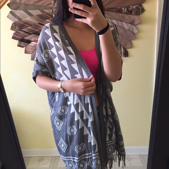 Pattern Cardigan - Picture 2 of 4