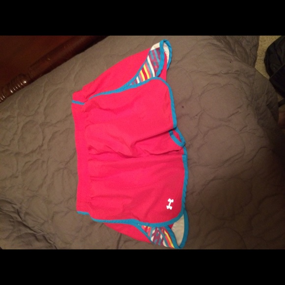 Under armour women's large shorts