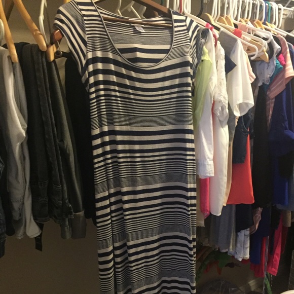 maternity maxi dress