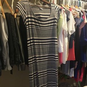 maternity maxi dress