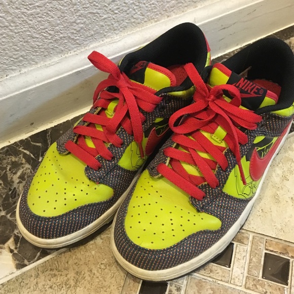 Nike Sneakers Women shoes Size 8