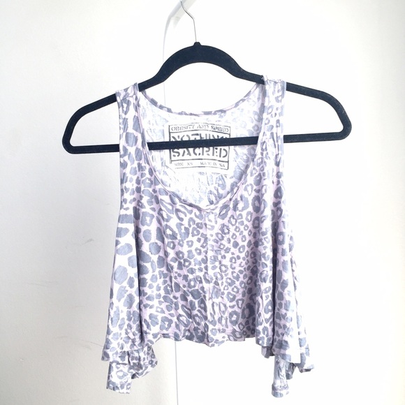 Urban Outfitters Tops - Like NEW Urban Outfitters crop leopard print tank Urban Outfitters Tops - Like NEW Urban Outfitters crop leopard print tank