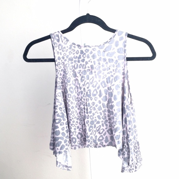 Urban Outfitters Tops - Like NEW Urban Outfitters crop leopard print tank Urban Outfitters Tops - Like NEW Urban Outfitters crop leopard print tank