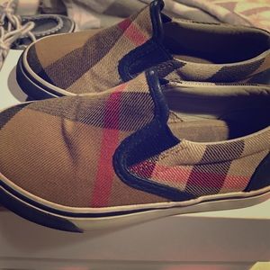 My toddler don't fit on them