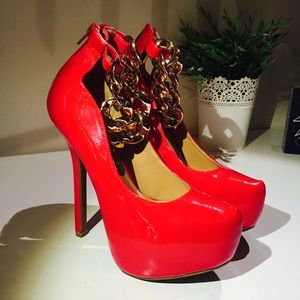 Candy Apple Red Pumps Gold Chain