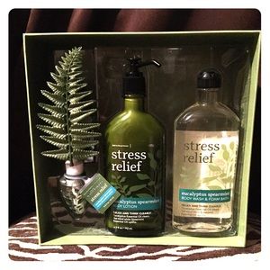 Bath & Body Works stress relief gift set