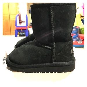 Toddler doesn't fit on them