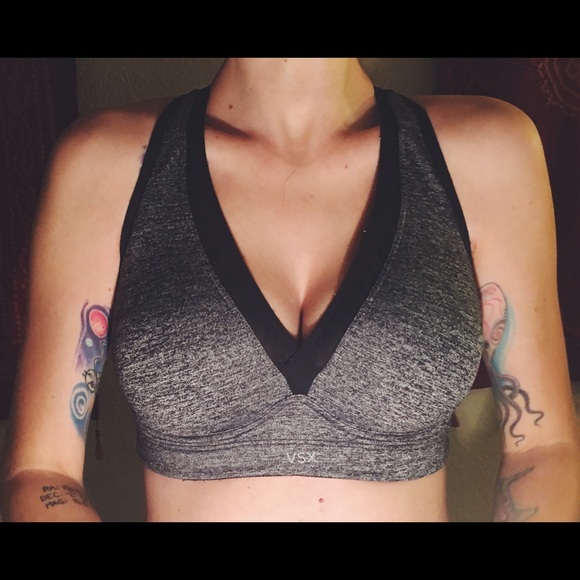 🚴🏽VSX🚴🏽 Victoria's Secret Padded Sports Bra