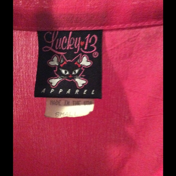 Sleeveless ruffled skull button down - Picture 3 of 3