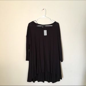 Back three-quarter sleeve trapeze top