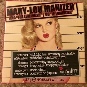 The Balm Mary-Lou manizer highlighting powder