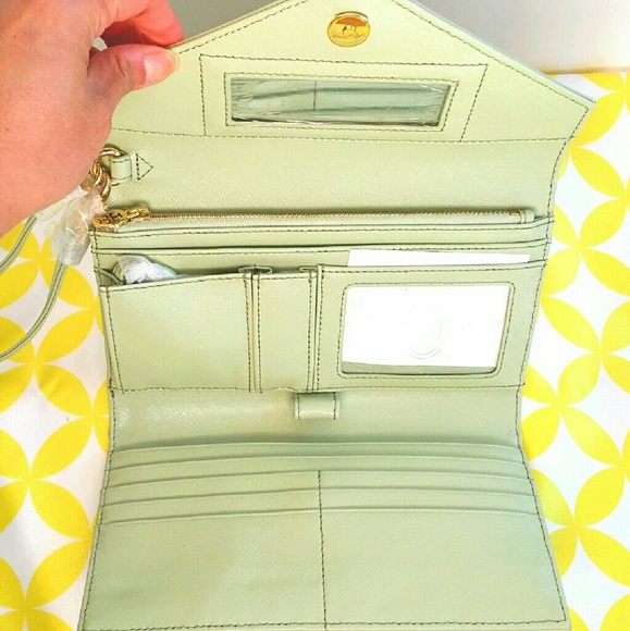 Tory Burch wristlet wallet in mint color