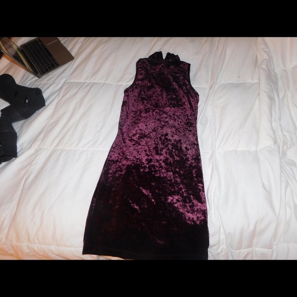 Maroon high neck velvet body-con dress