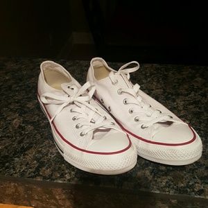 «LIKE NEW»~White Converse Shoes~ :-)