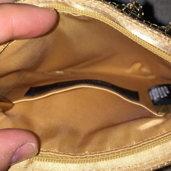 ❌❌BCBG MAXAZRIA SEQUIN WRISTLET❌❌SOLD elsewhere - Picture 2 of 4