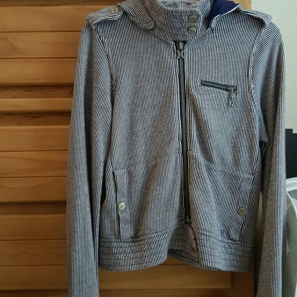 Hurley sweater
