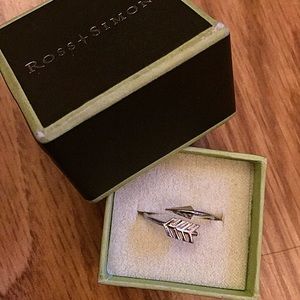 Super Cute Arrow Ring