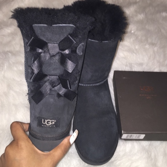 Black Ugg Boots Bailey Bow Short & Cleaner