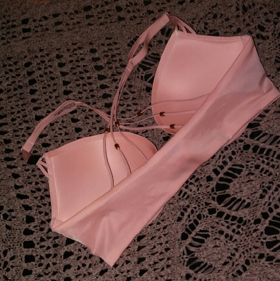 🔴SOLD🔴VS Strappy Back Push Up - Picture 3 of 4