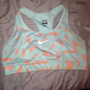 Nike pro sports bra