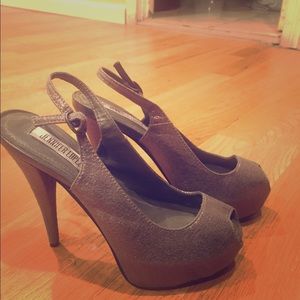 Jennifer Lopez high heels